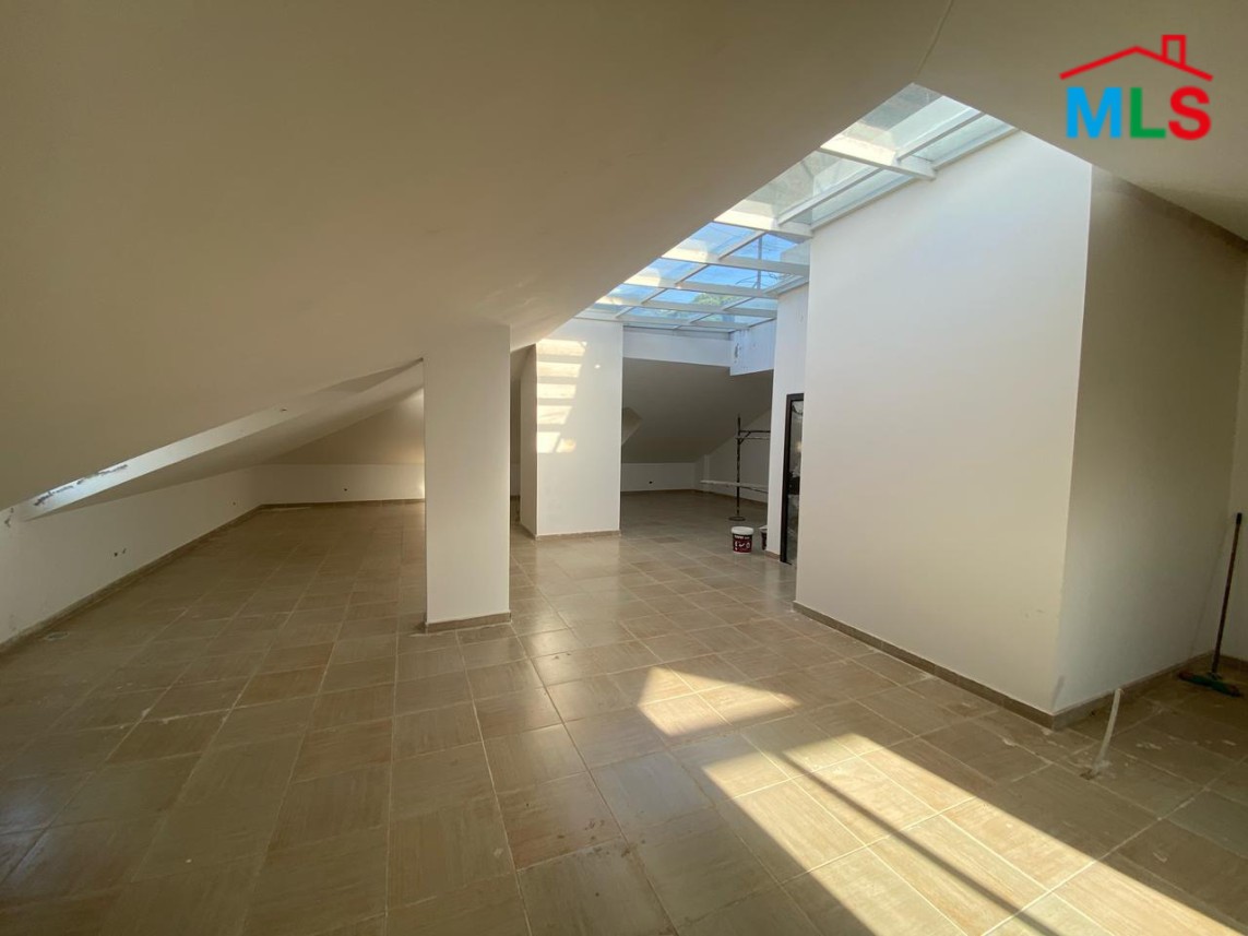 Apartment With 150 SQM Roof For Sale In Dik El Mehdi