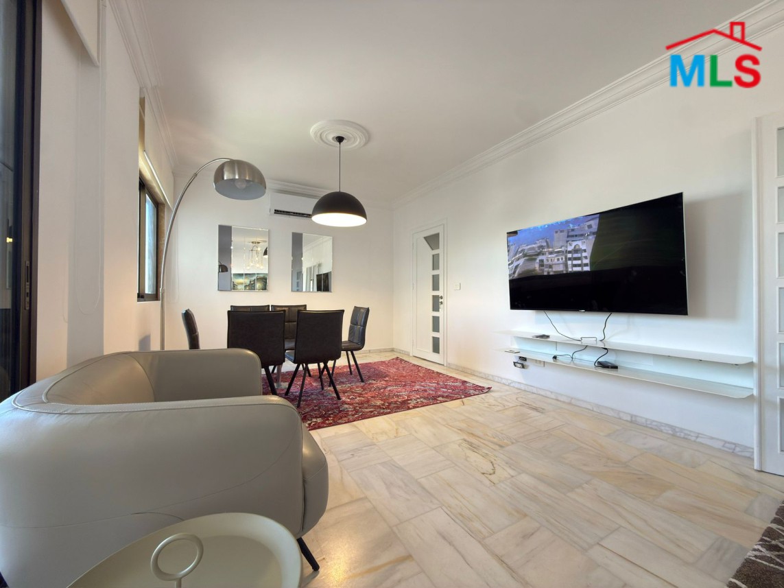 Sunny & Charming Apartment with Terrace For Sale in Achrafieh, Fassouh