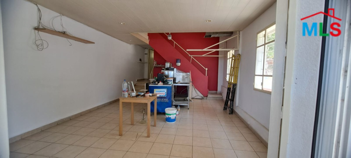 Shop For Sale in Aamchit On The Sea Road