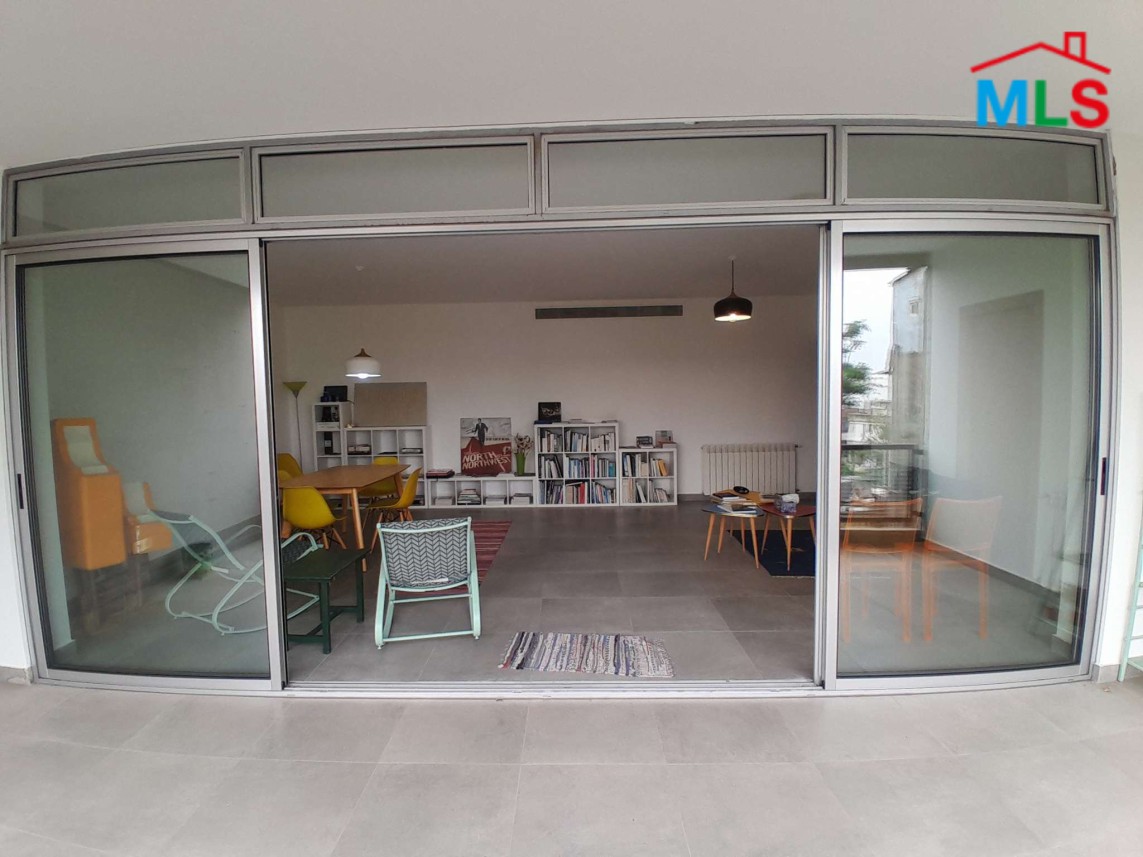 Beautiful 3-Bedroom Apartment For Sale in Achrafieh, Geitawi
