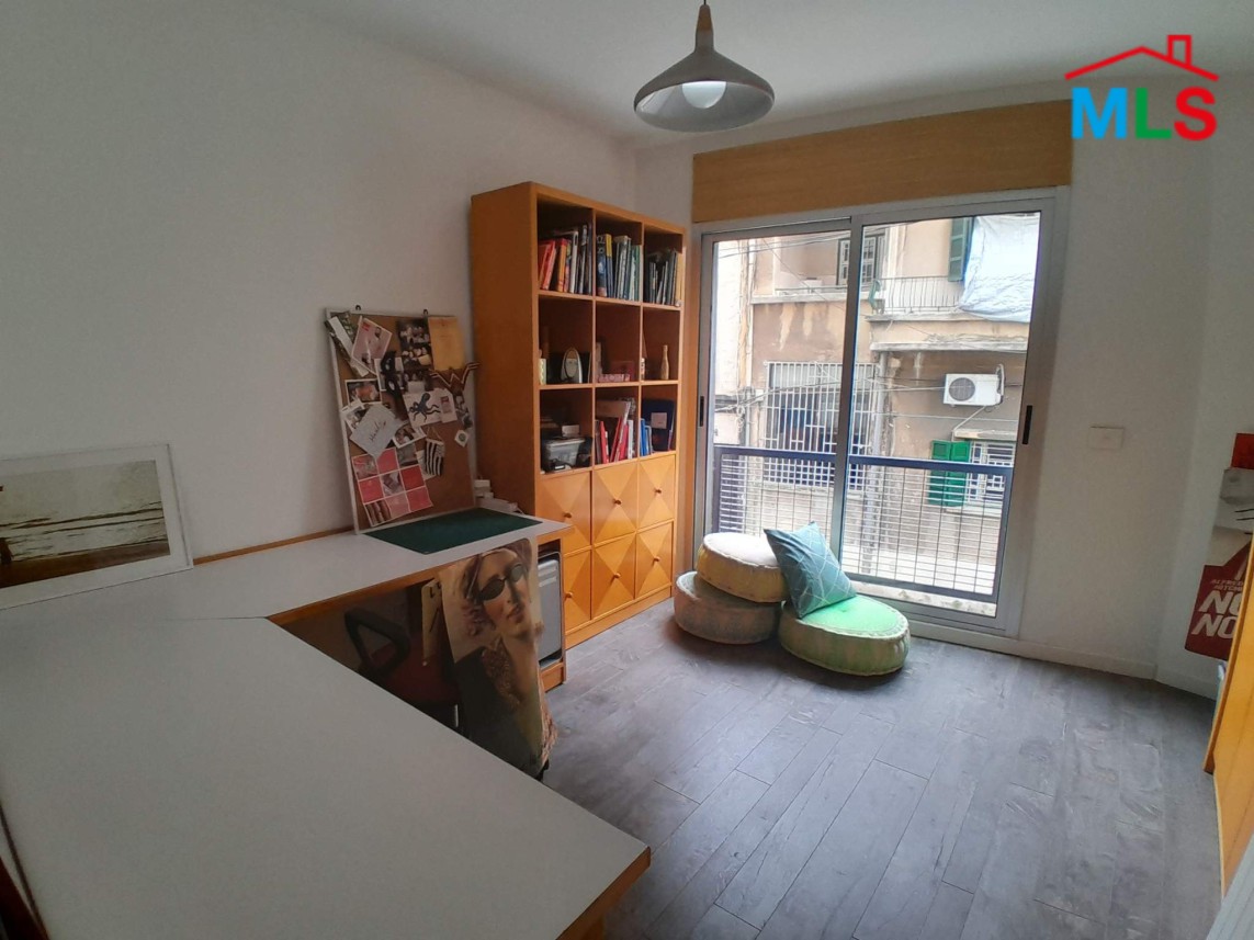 Beautiful 3-Bedroom Apartment For Sale in Achrafieh, Geitawi