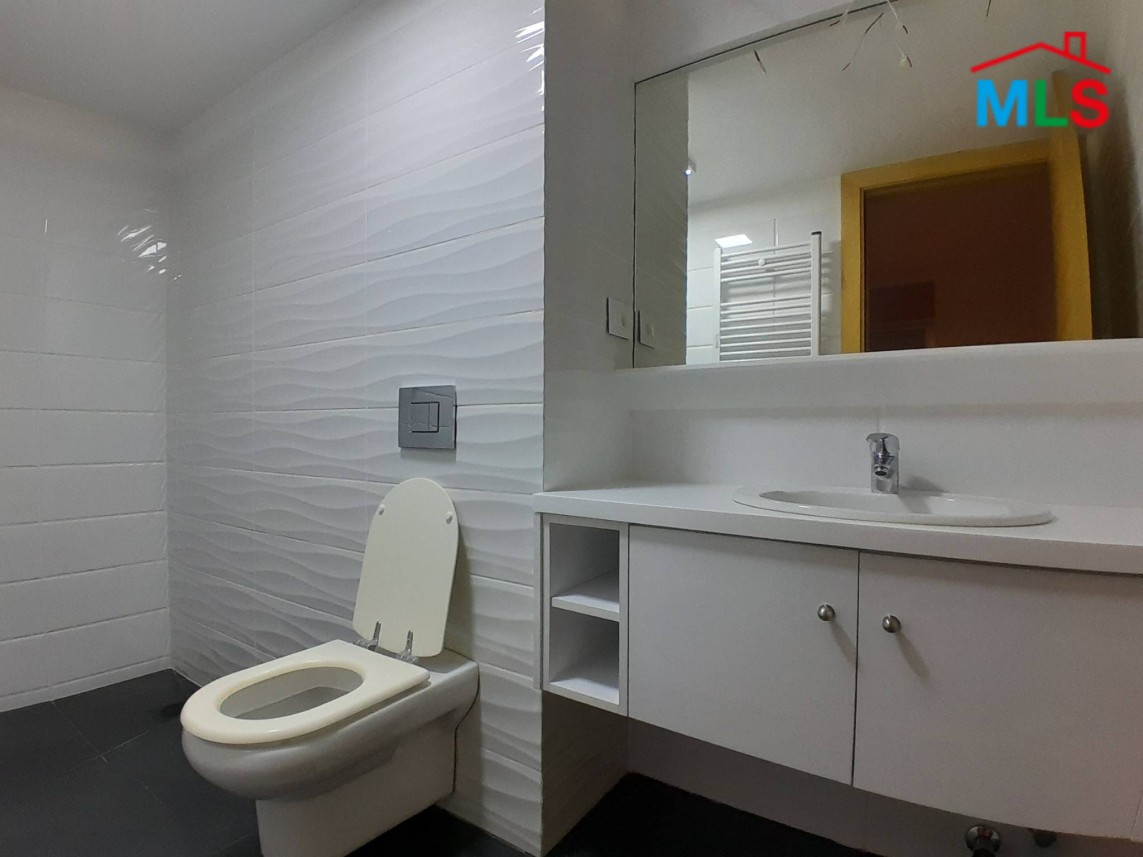 Beautiful 3-Bedroom Apartment For Sale in Achrafieh, Geitawi