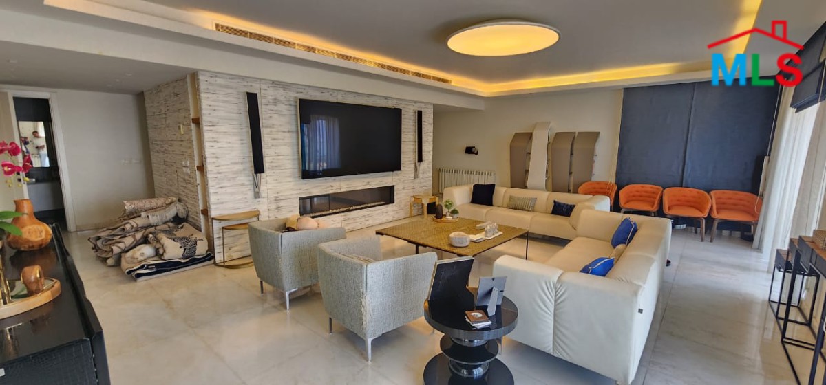Prestigious Villa With High-End Finishing & Garden For Sale in Jamhour