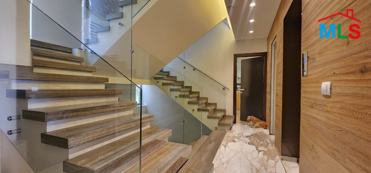 Prestigious Villa With High-End Finishing & Garden For Sale in Jamhour