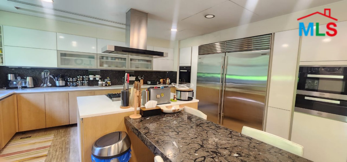 Prestigious Villa With High-End Finishing & Garden For Sale in Jamhour