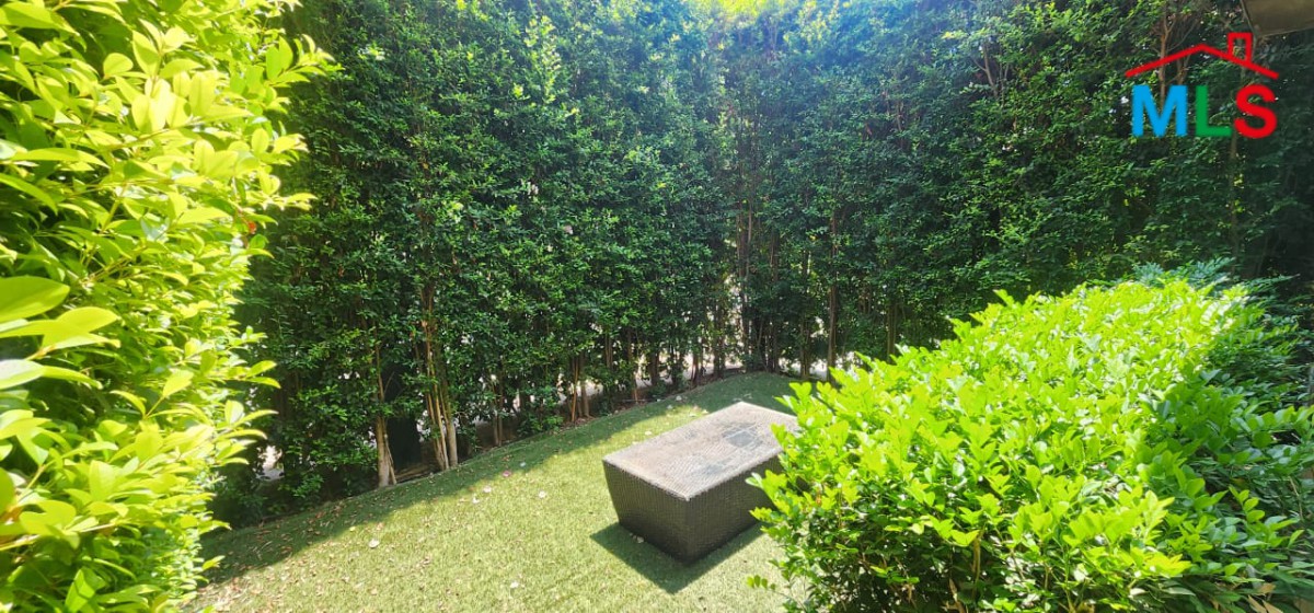 Prestigious Villa With High-End Finishing & Garden For Sale in Jamhour