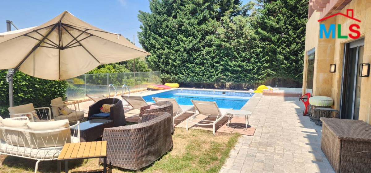 Prestigious Villa With High-End Finishing & Garden For Sale in Jamhour