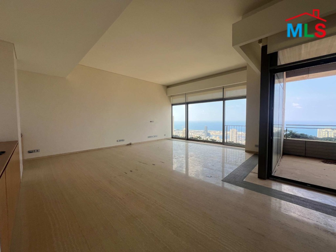 3-Bedroom Apartment For Sale in a High-End Building in Achrafieh, Carré D'or