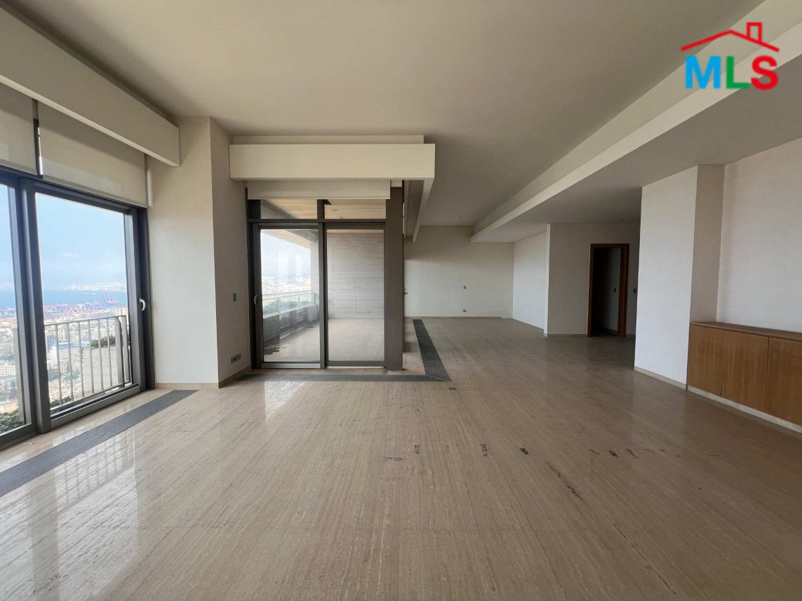 3-Bedroom Apartment For Sale in a High-End Building in Achrafieh, Carré D'or