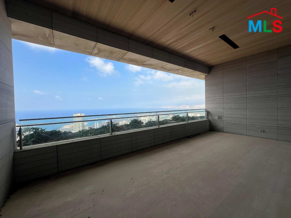 3-Bedroom Apartment For Sale in a High-End Building in Achrafieh, Carré D'or