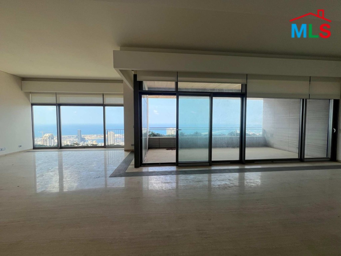 3-Bedroom Apartment For Sale in a High-End Building in Achrafieh, Carré D'or