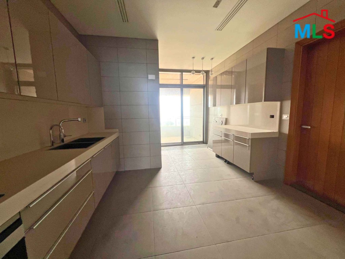 3-Bedroom Apartment For Sale in a High-End Building in Achrafieh, Carré D'or