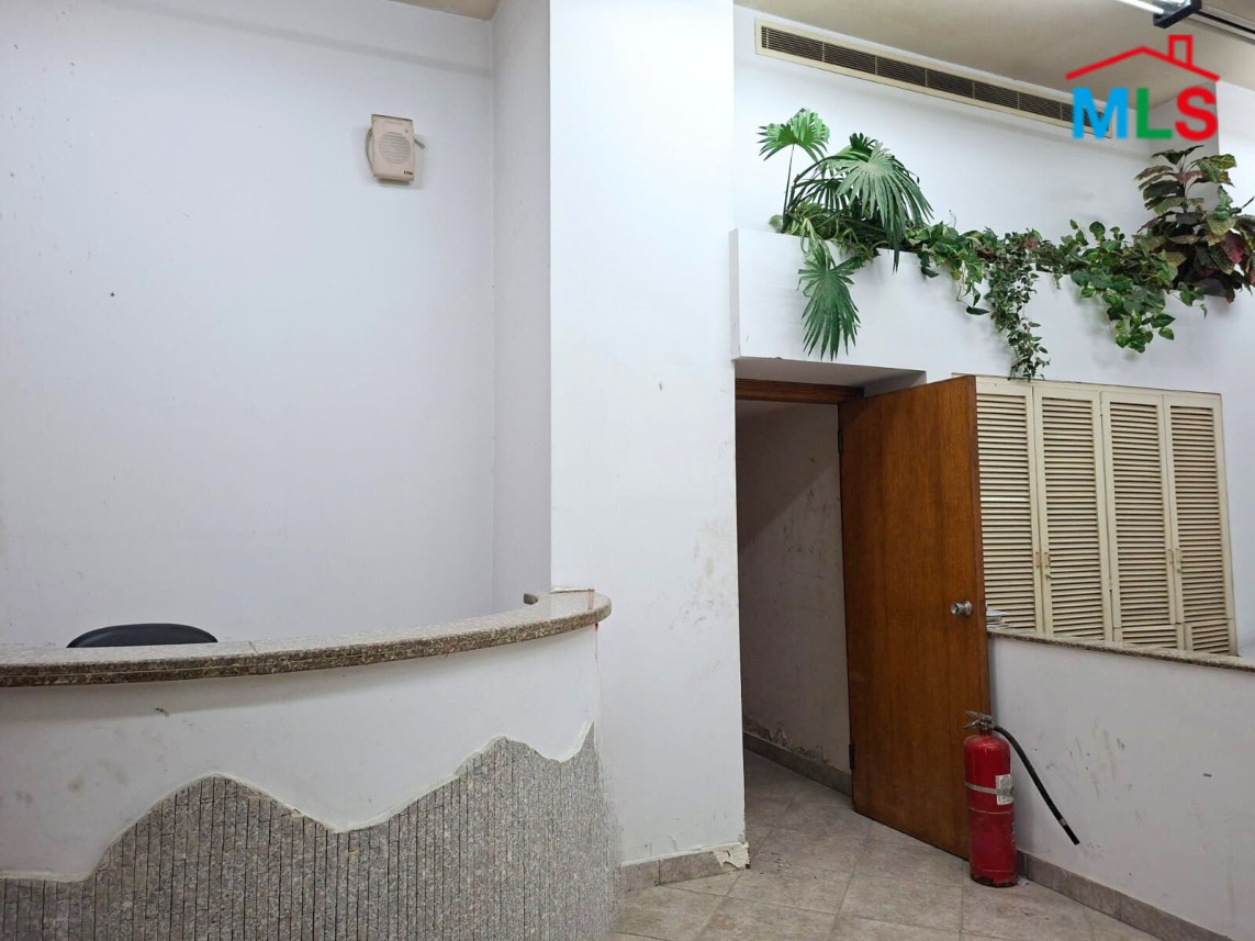 905 SQM Warehouse & Offices For Sale in Verdun, Ras Beirut