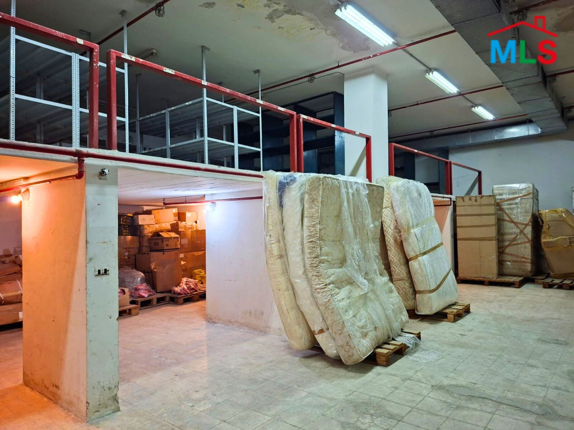 905 SQM Warehouse & Offices For Sale in Verdun, Ras Beirut