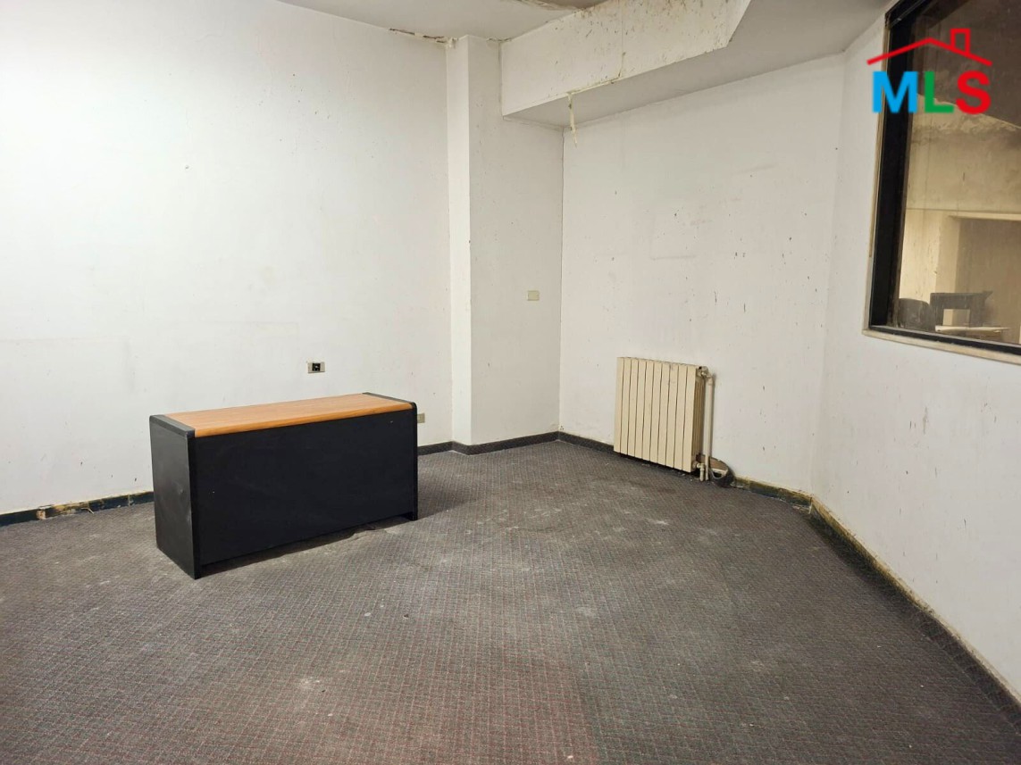 905 SQM Warehouse & Offices For Sale in Verdun, Ras Beirut