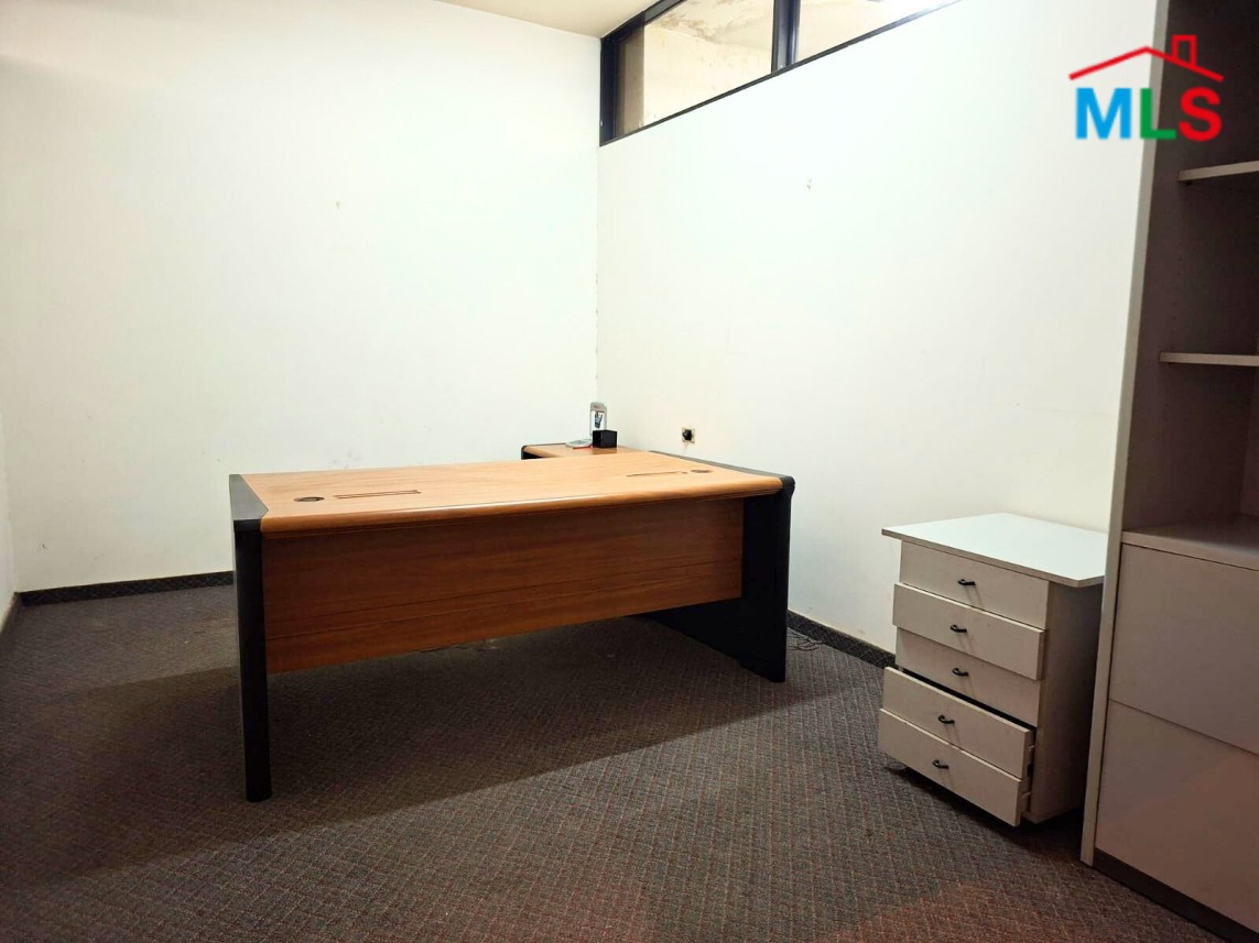 905 SQM Warehouse & Offices For Sale in Verdun, Ras Beirut
