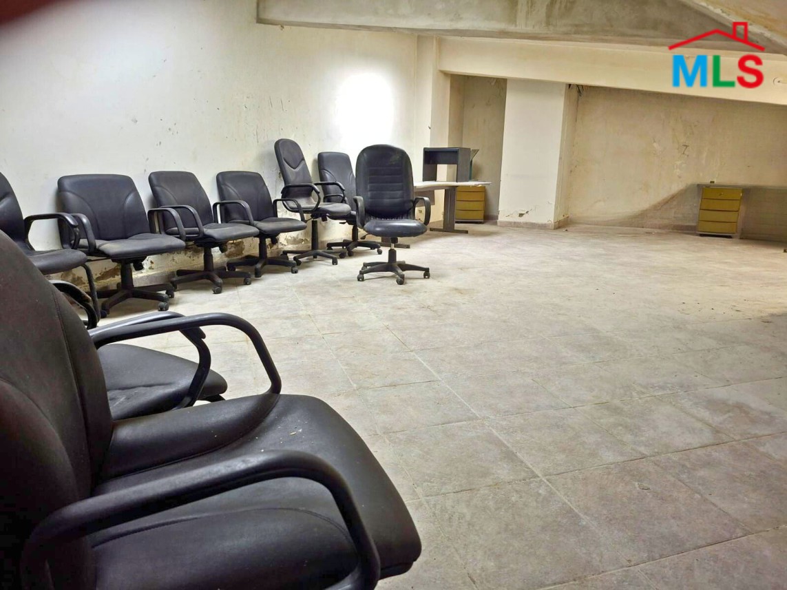 905 SQM Warehouse & Offices For Sale in Verdun, Ras Beirut