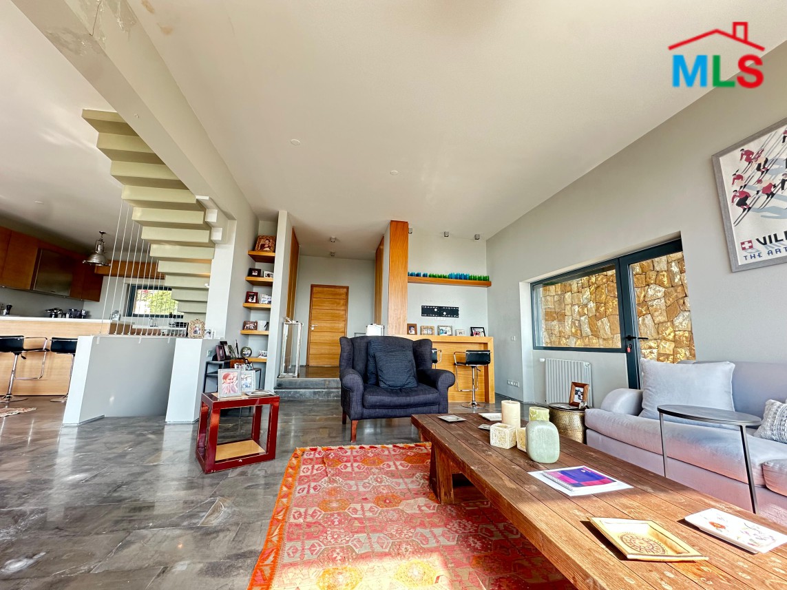 High-End Chalet with Terrace And Garden For Sale in Ouyoun El Siman, Mzar