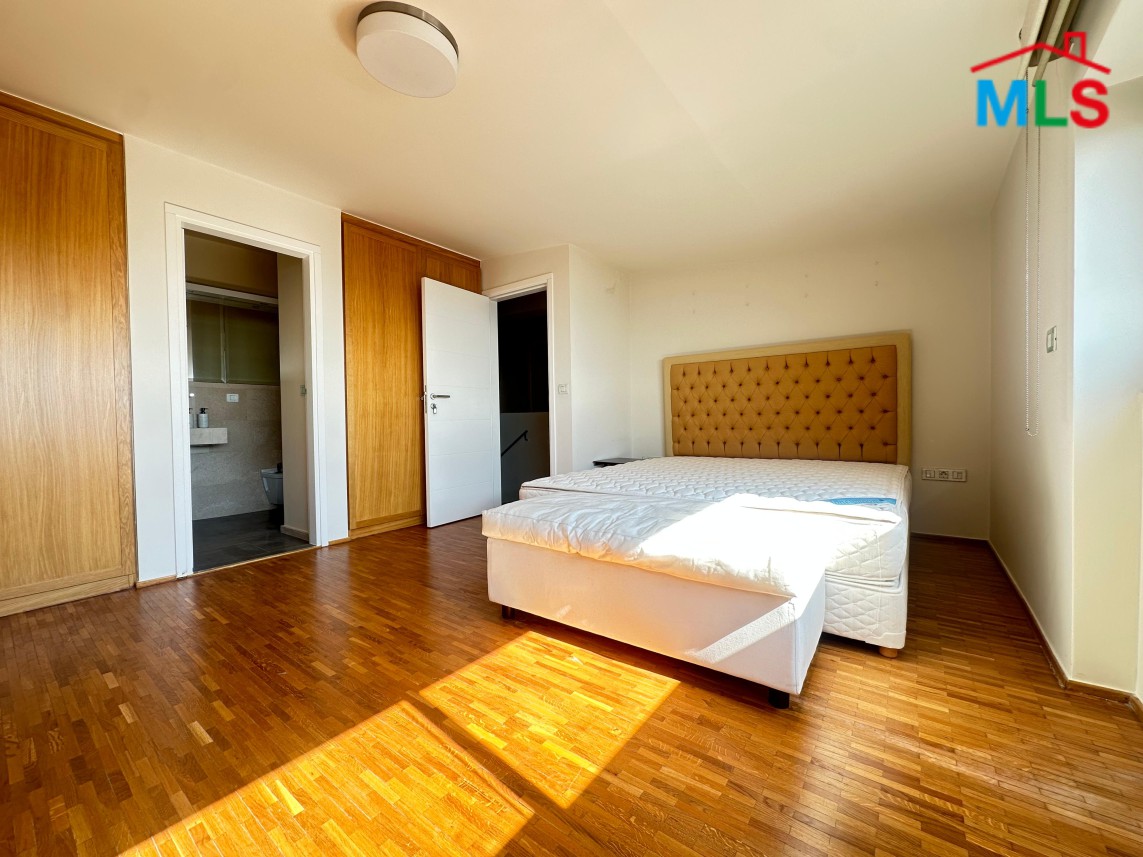 High-End Chalet with Terrace And Garden For Sale in Ouyoun El Siman, Mzar