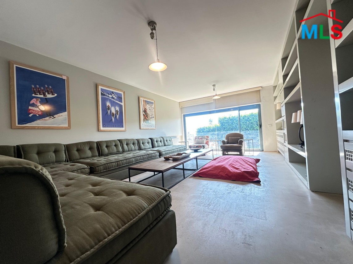 High-End Chalet with Terrace And Garden For Sale in Ouyoun El Siman, Mzar