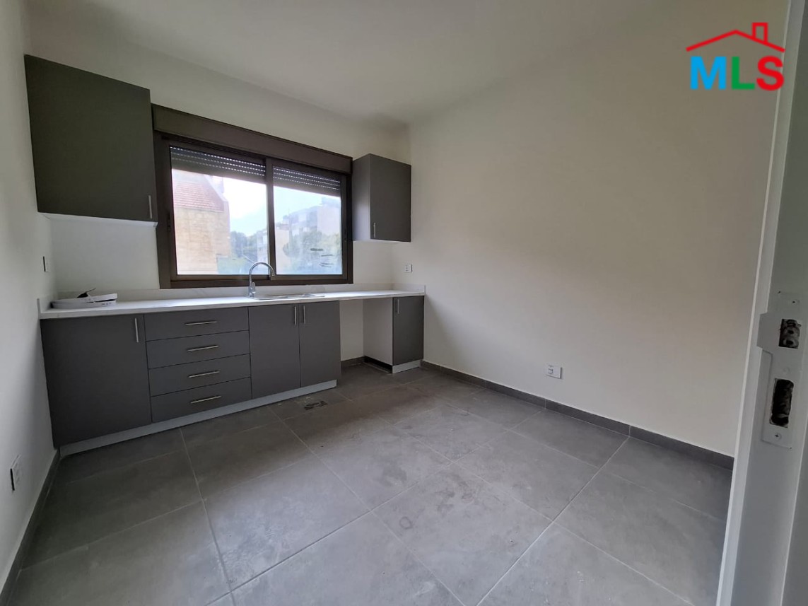 3-Bedroom Apartment For Sale in New Shayle
