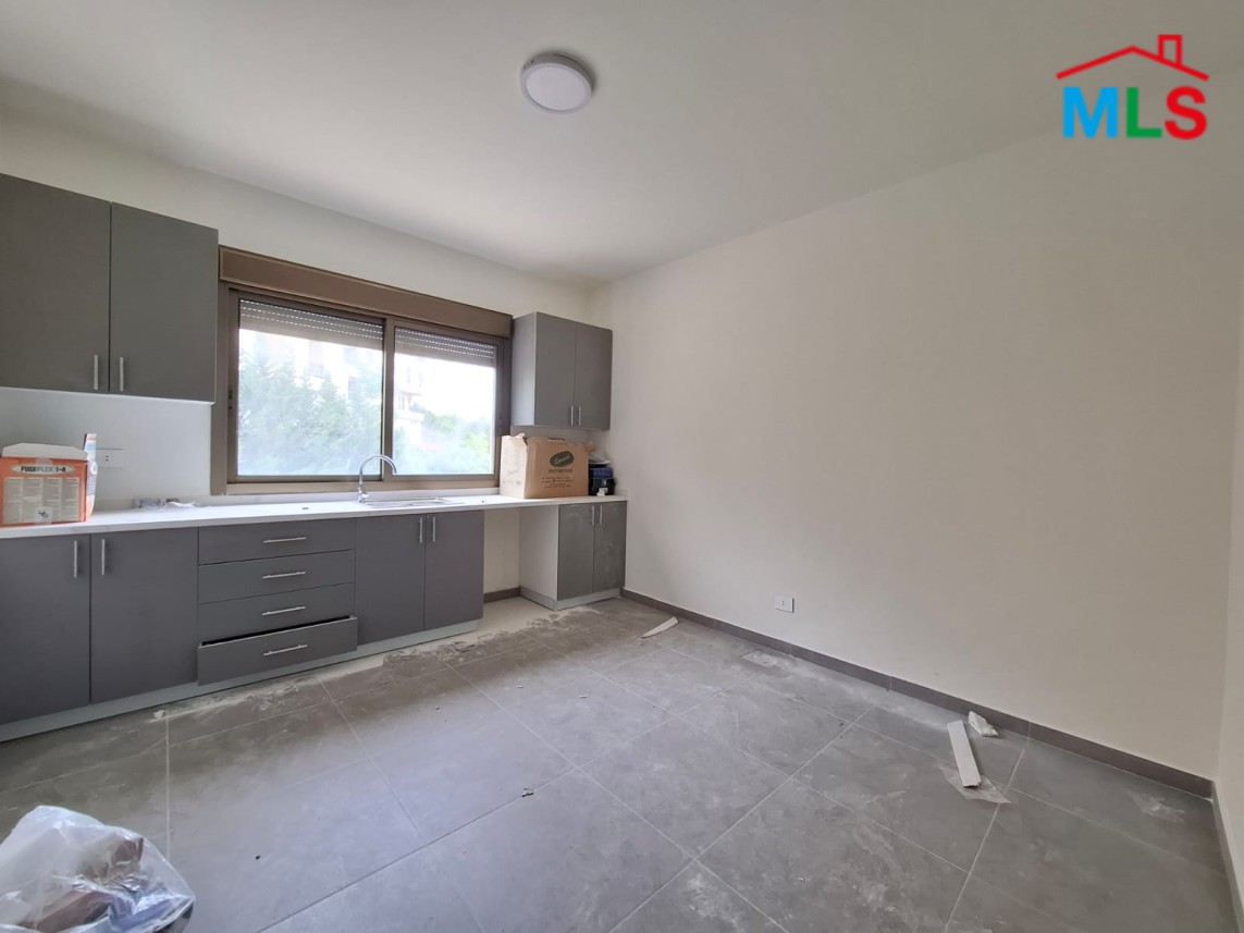 2-Bedroom Apartment For Sale in New Shayle