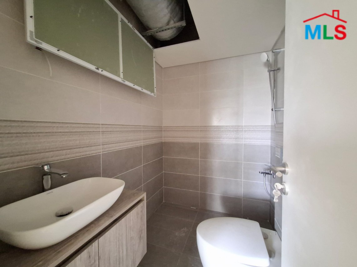 2-Bedroom Apartment For Sale in New Shayle