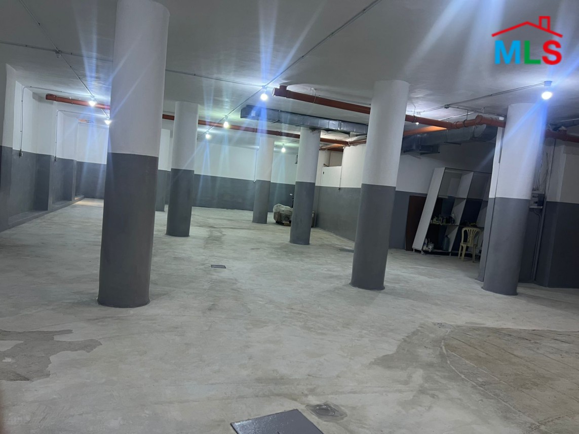 An Open Space Warehouse For Sale in Ain Al Remmane