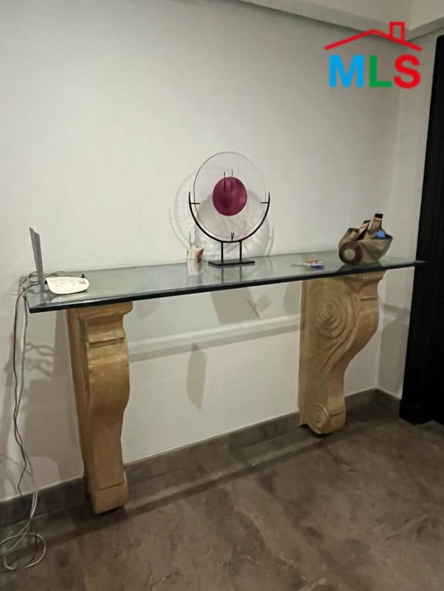 Fully Furnished Apartment For Sale in Hamra, Ras Beirut
