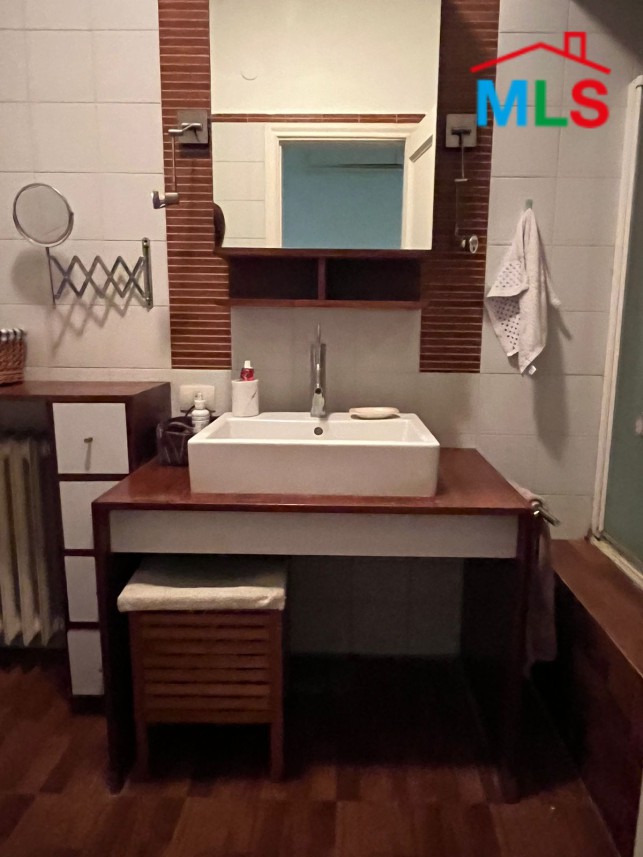 Fully Furnished Apartment For Sale in Hamra, Ras Beirut