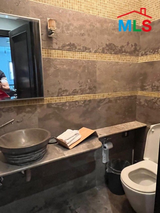 Fully Furnished Apartment For Sale in Hamra, Ras Beirut