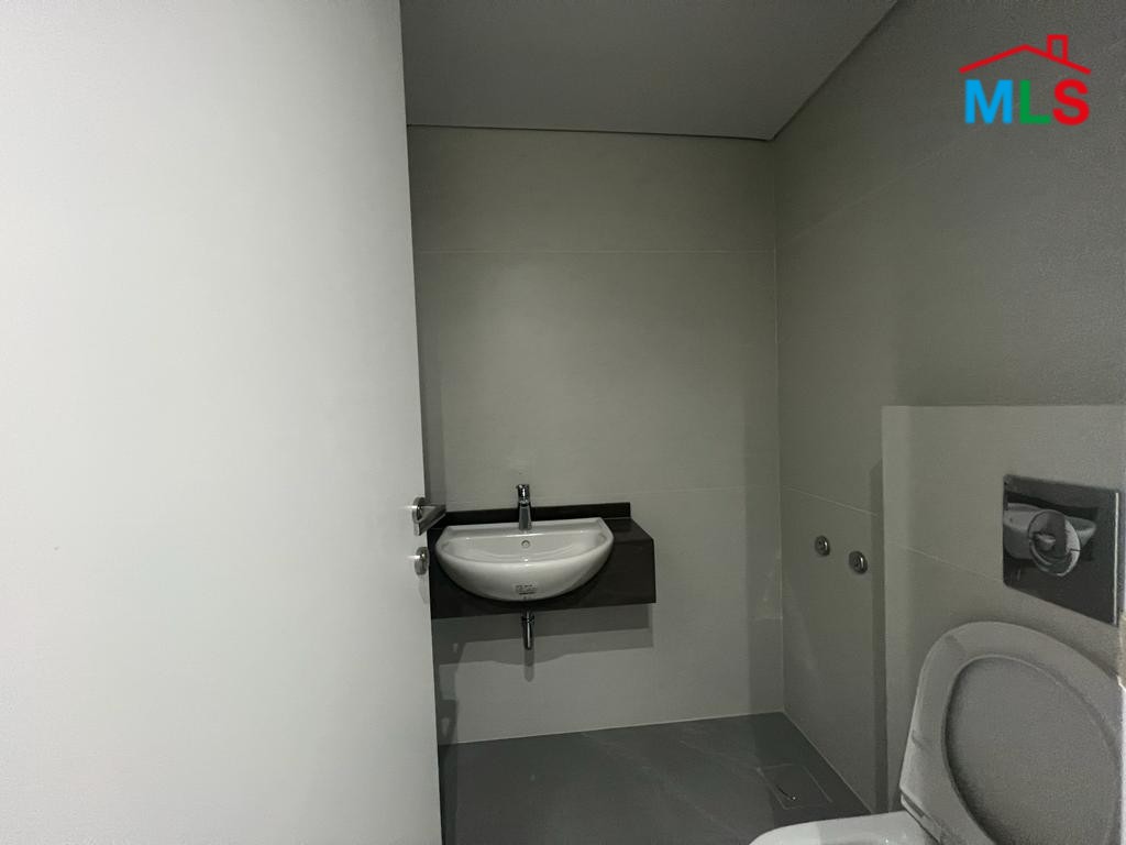 386 SQM 3-Level Shop For Sale in Achrafieh, Sodeco