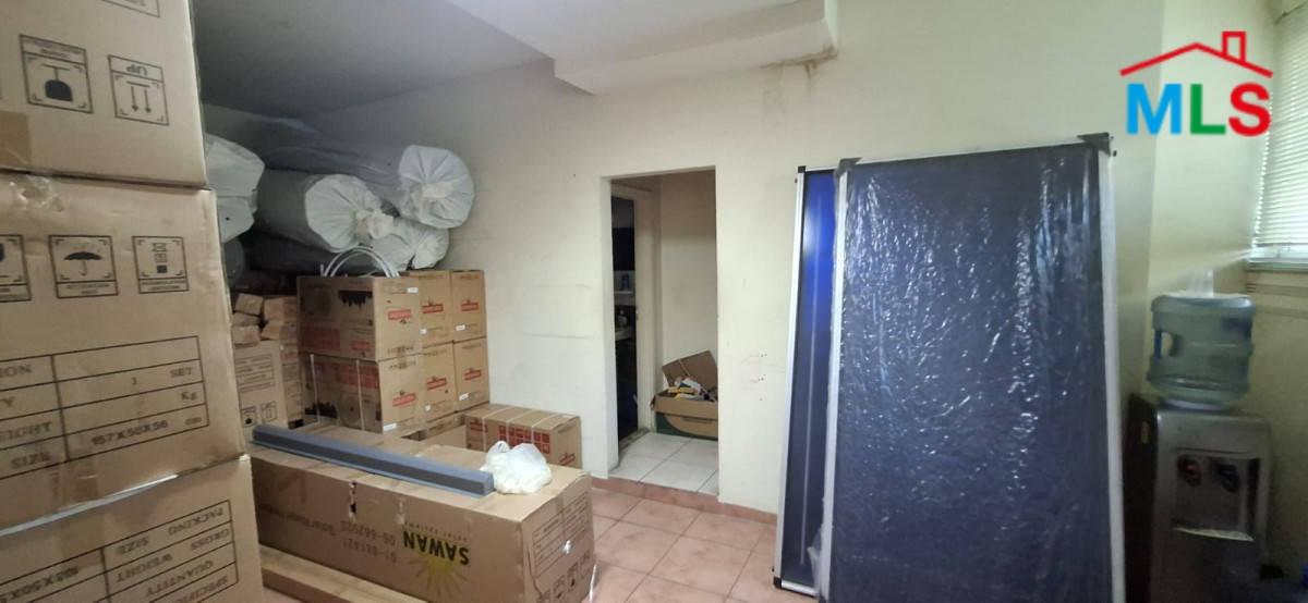 120 SQM Shop For Sale in Dekweneh