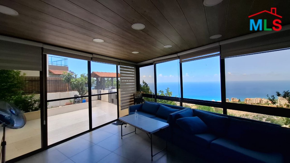 Apartment For Sale in Halat With Terrace And Seaview