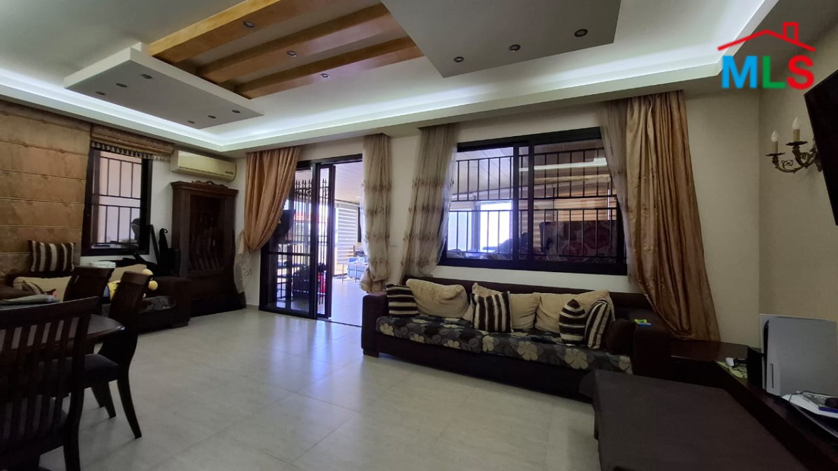 Apartment For Sale in Halat With Terrace And Seaview