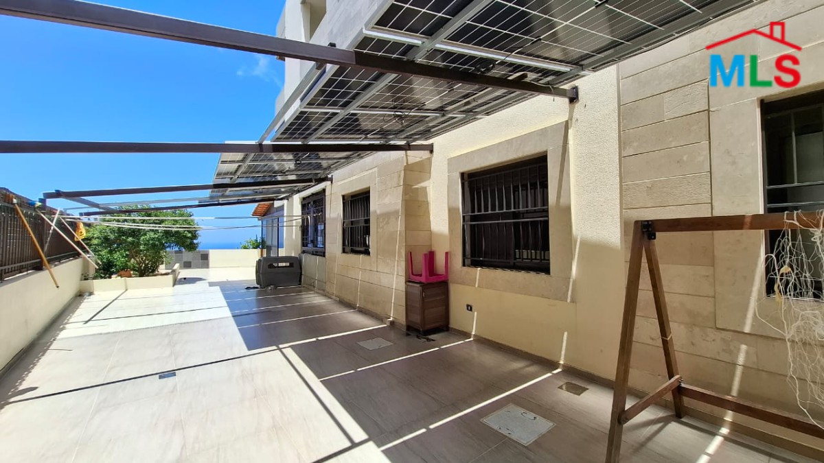 Apartment For Sale in Halat With Terrace And Seaview