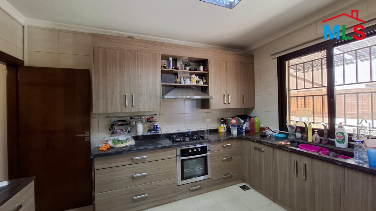 Apartment For Sale in Halat With Terrace And Seaview