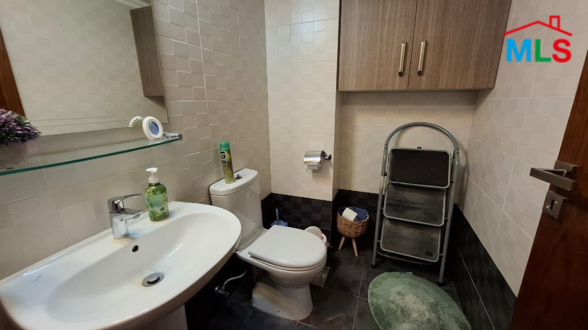 Apartment For Sale in Halat With Terrace And Seaview