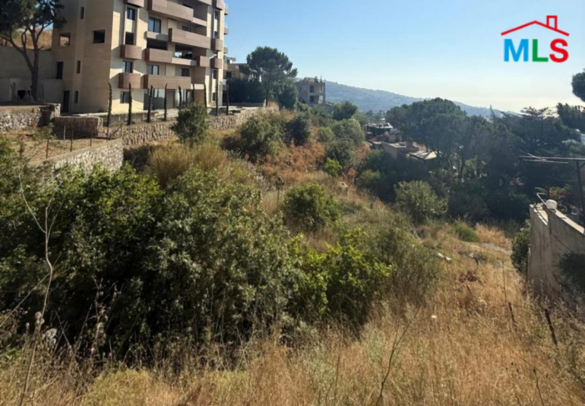 1,020 SQM Land For Sale in Hemlaya, Metn