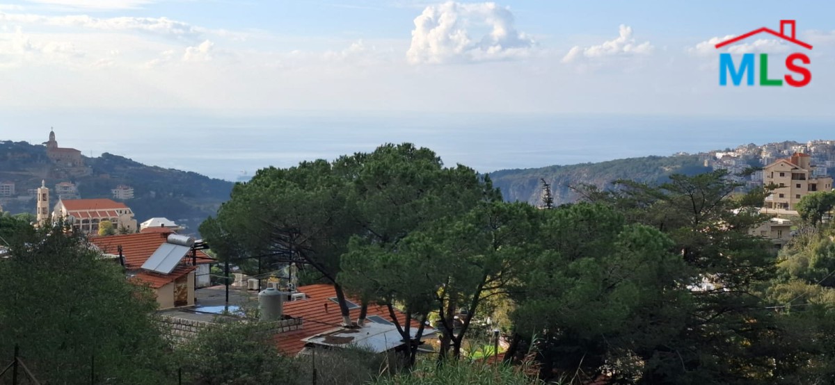 1,020 SQM Land For Sale in Hemlaya, Metn