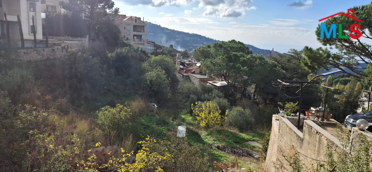 1,020 SQM Land For Sale in Hemlaya, Metn