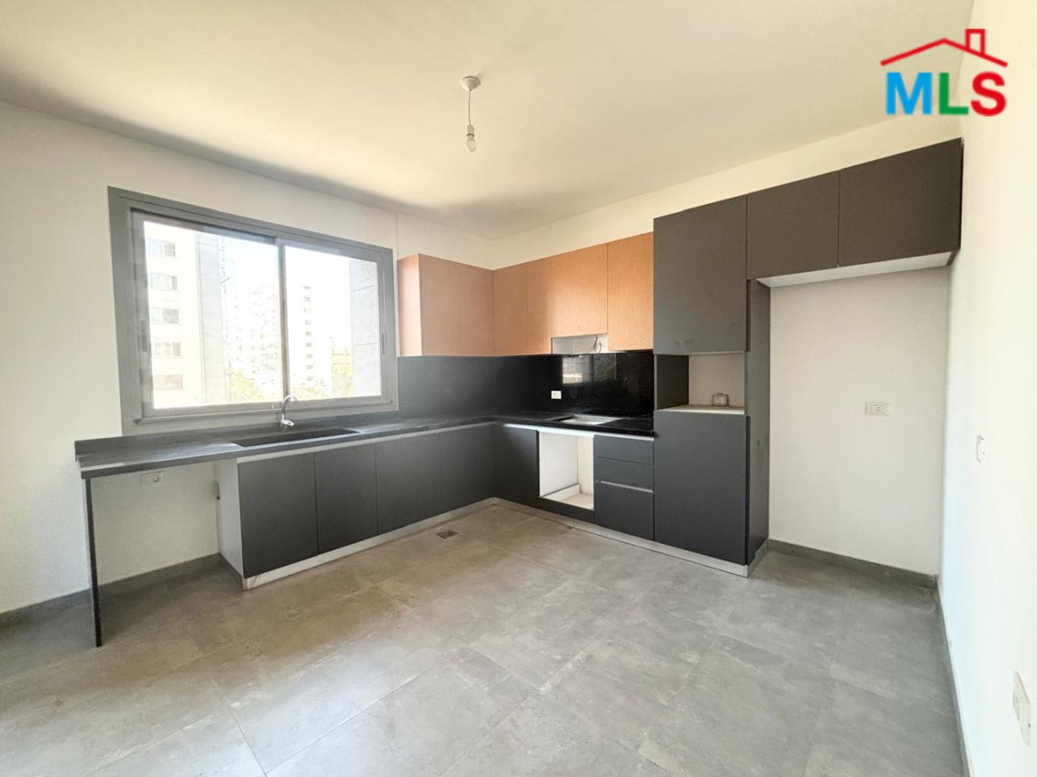 Brand New & Luxurious Apartment For Sale in Badaro