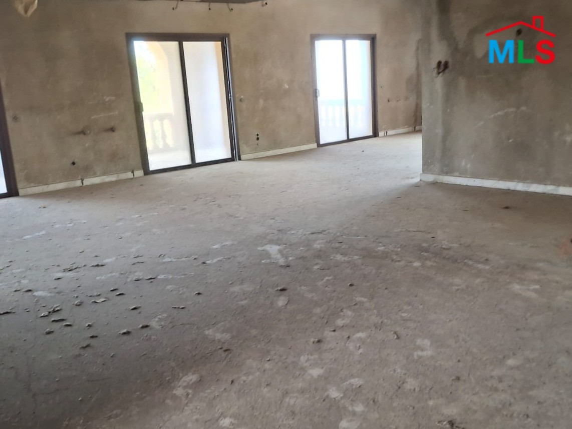 3,883 SQM Land with Villa For Sale in Naccache