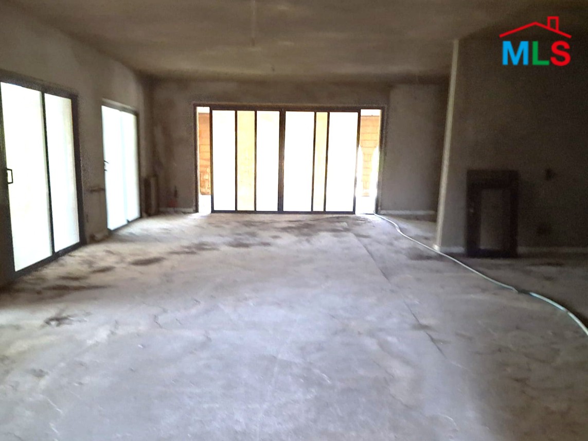3,883 SQM Land with Villa For Sale in Naccache
