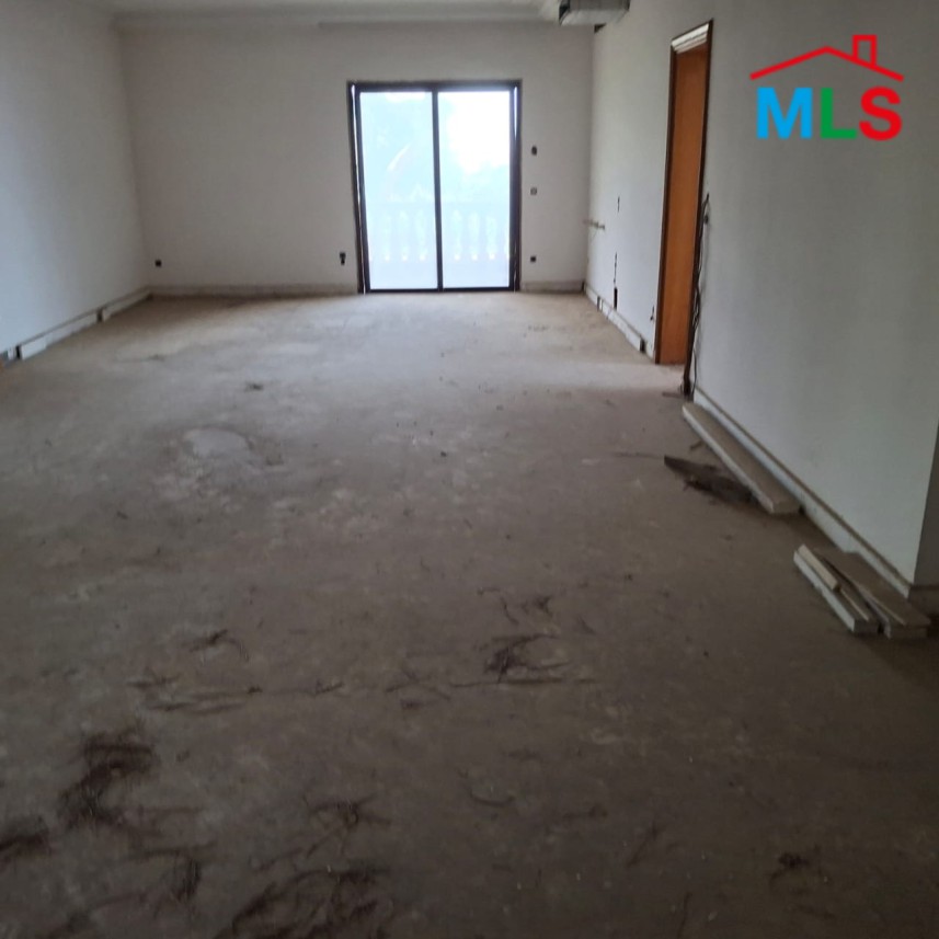 3,883 SQM Land with Villa For Sale in Naccache
