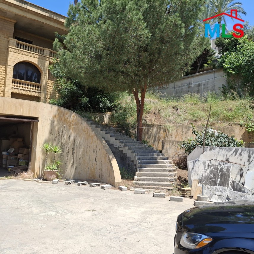 3,883 SQM Land with Villa For Sale in Naccache