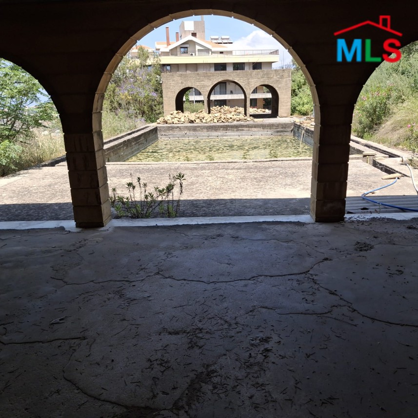 3,883 SQM Land with Villa For Sale in Naccache