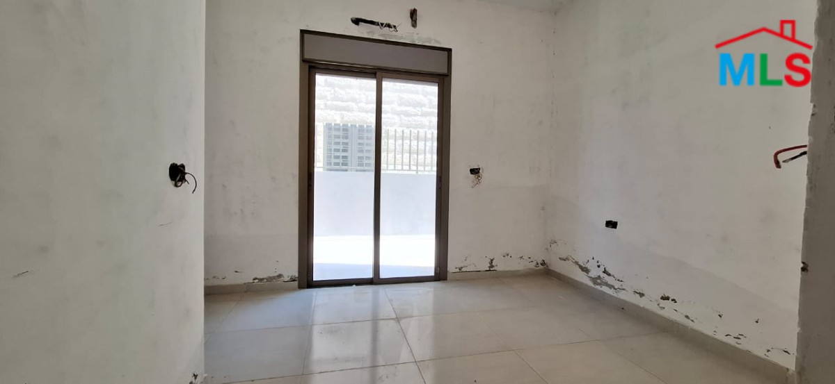 Spacious Apartment With Garden For Sale in Ajaltoun With Payment Facilities