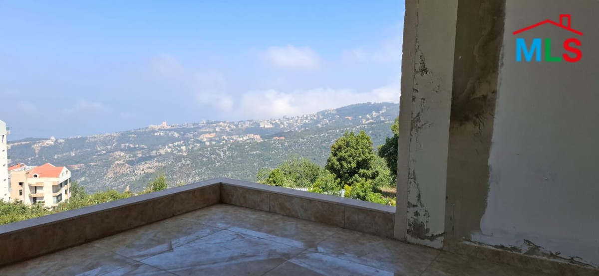 Spacious Apartment With Garden For Sale in Ajaltoun With Payment Facilities