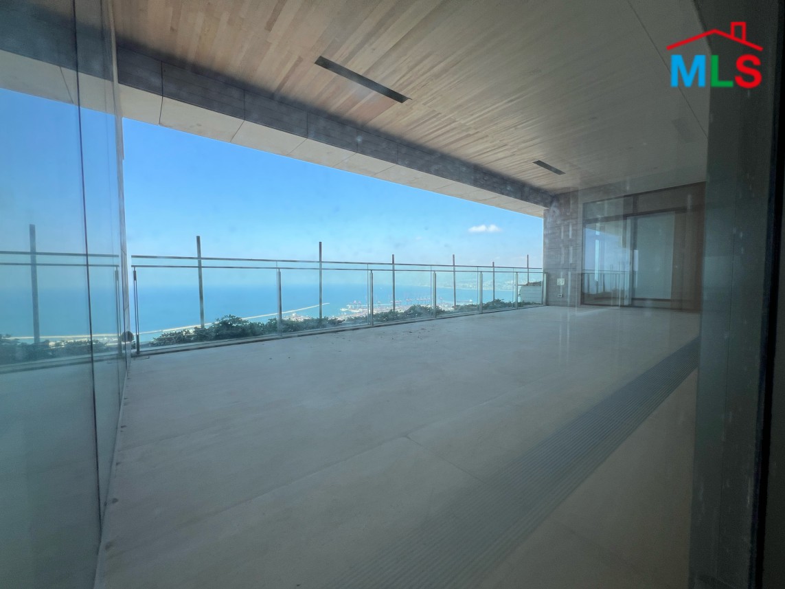 Amazing Apartment With View For Sale in High-Rise Tower in Achrafieh, Carré D'or